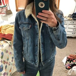 Levi’s lined Jean jacket size large